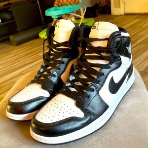 Air Jordan 1 High Black&White